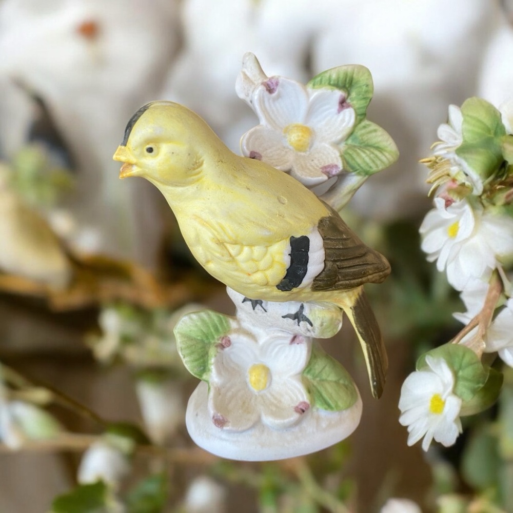 Vintage Ardco Japan Goldfinch Bird Figurine C-3052 Mid Century As-Is